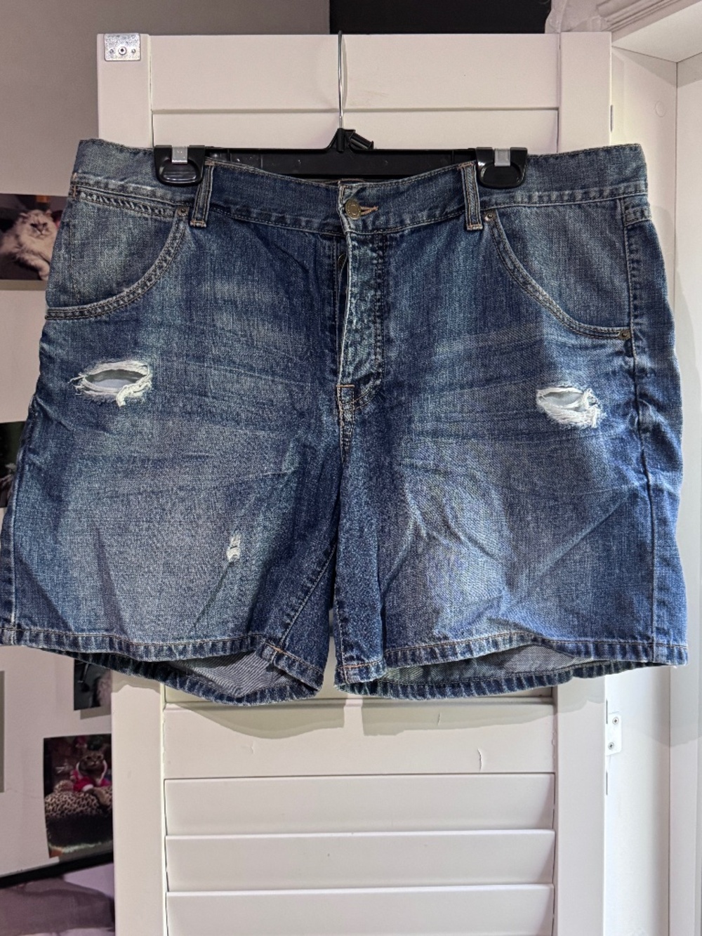 🔥 London Jeans Distressed Denim Jean Shorts Size 14 Y2K Edgy Style 🔥